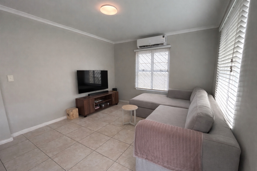 To Let 2 Bedroom Property for Rent in Sunningdale Western Cape
